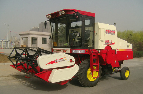 中聯(lián)收獲新疆4LZ-6全喂入谷物聯(lián)合收割機